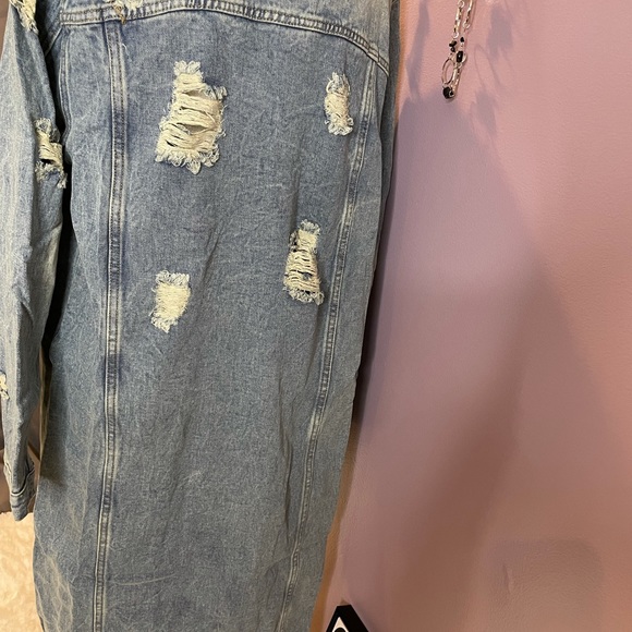 Women Plus Size Long Denim Distressed Jacket! - Picture 9 of 11